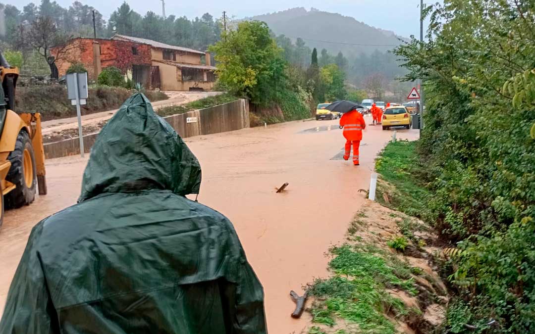 Se ha restablecido la circulación también en un carril de la A-231 a la entrada de Valderrobres, y el agua está evacuando por las cunetas./ DGA.